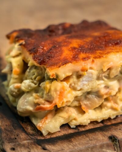 Cena navideña Lasagna de pollo en salsa Blanca