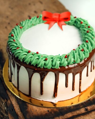 Pastel de corona navideña